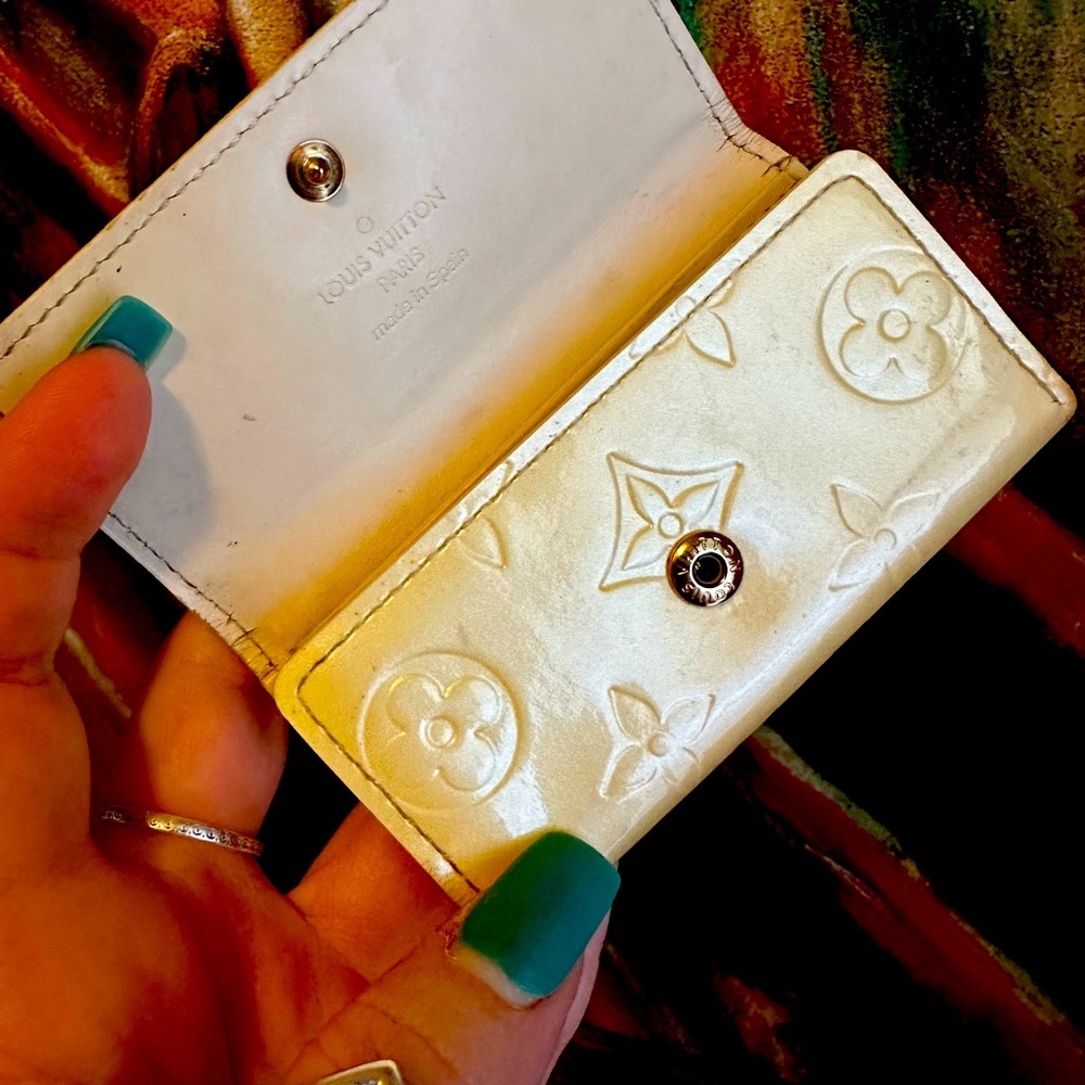 Louis Vuitton Keyholder - Picture 2 of 7
